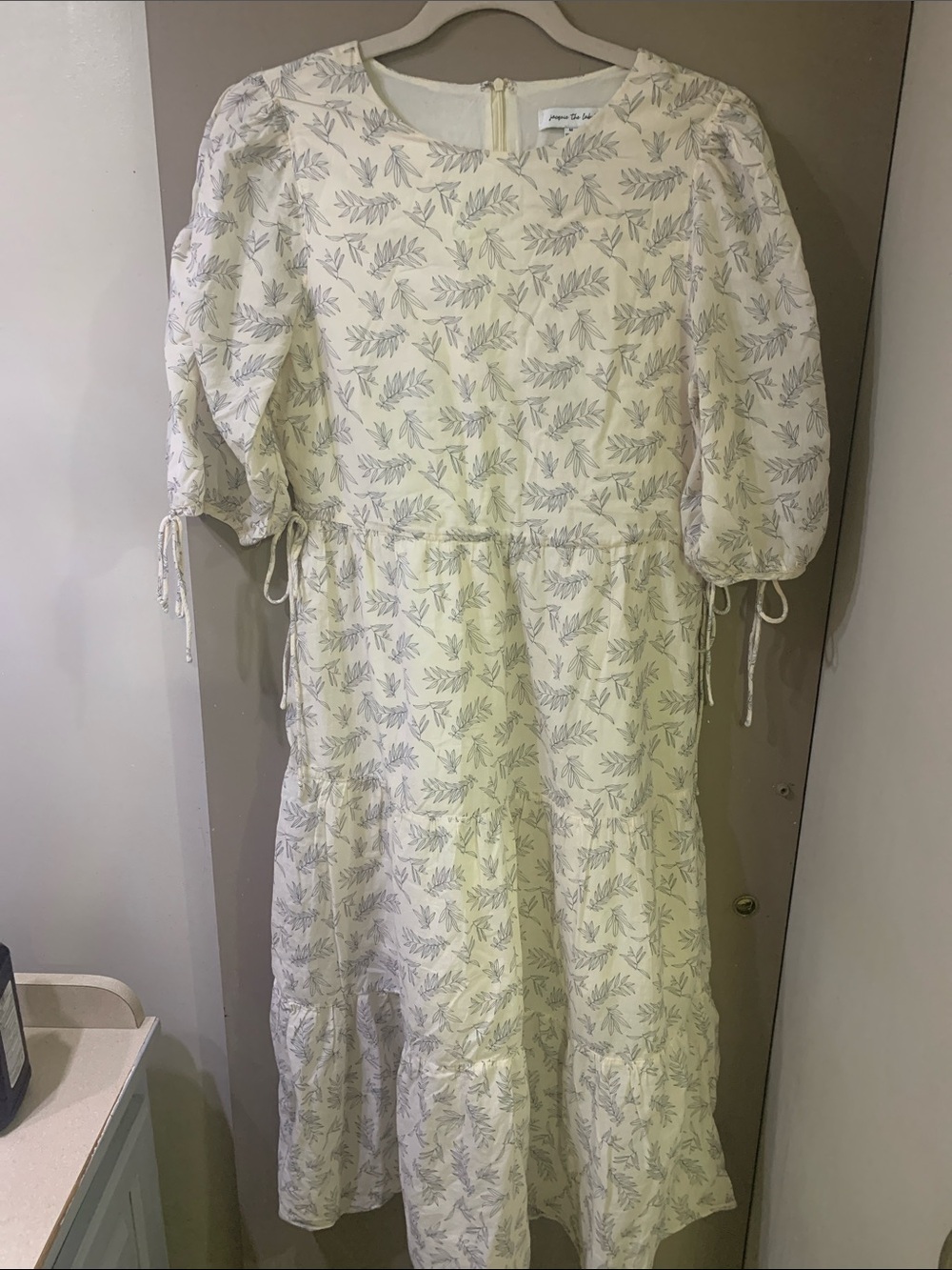 Light Cream Leaf-Print Midi Dress with Puff Sleeves